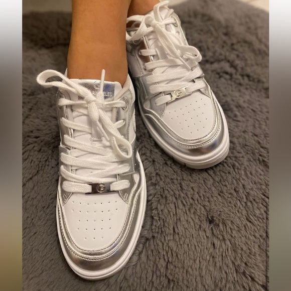 NWT GUESS Women's White and Silver Sneakers size: 10M - Picture 4 of 5